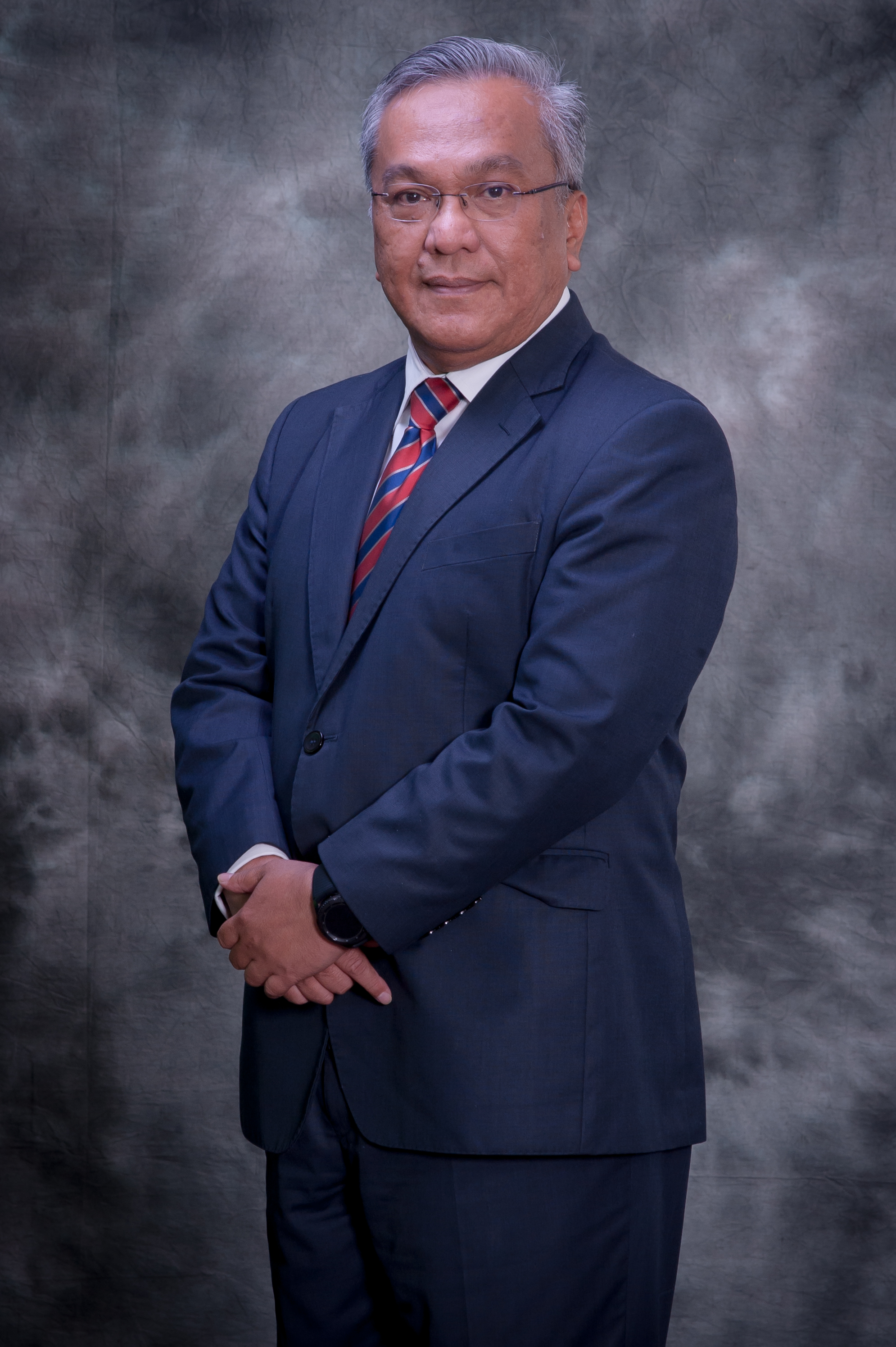 YBhg Prof Datuk Dr Mohamad Kadim Bin Suaidi